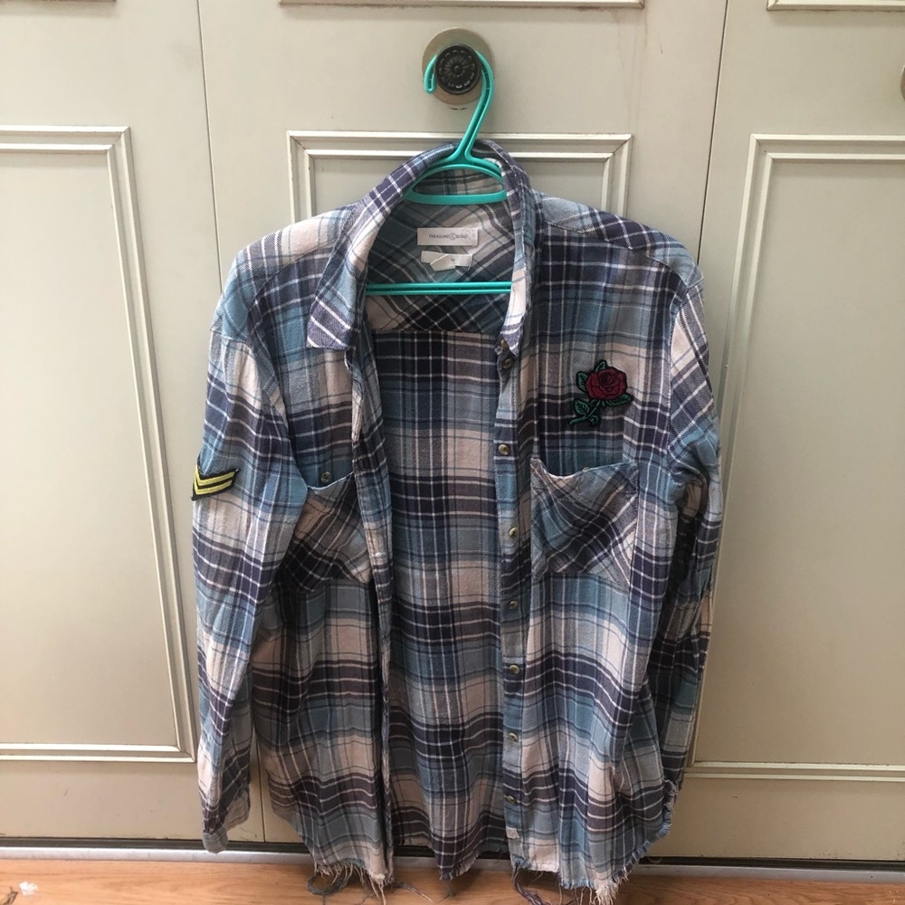 Treasure & bond rose decal flannel